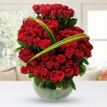 Bunch of 100 of Red Roses